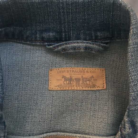 🚨FLASH SALE!!! NWOT Levi’s Denim Jacket - Picture 3 of 4
